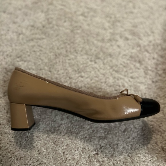 Prada captoe pump with bow : beige/ black - Picture 5 of 7